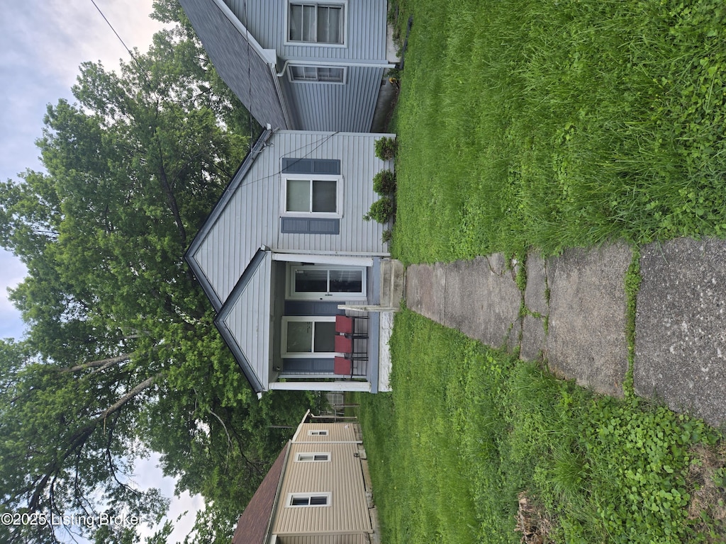 view of front facade featuring board and batten siding
