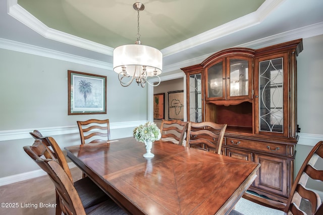6516 Norman Ct, Crestwood, KY 40014 - dining room featuring a chandelier, ornamental molding, and a raised ceiling