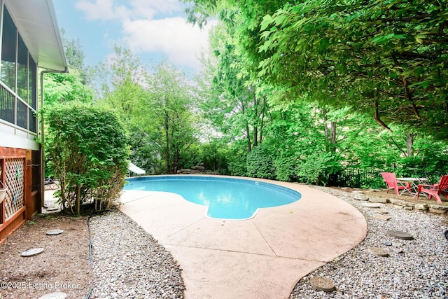 6516 Norman Ct, Crestwood, KY 40014 - outdoor pool featuring a patio area