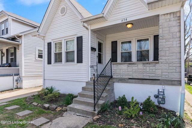 634 Ervay Ave, Louisville, KY 40217 - view of front of home with stone siding and entry steps
