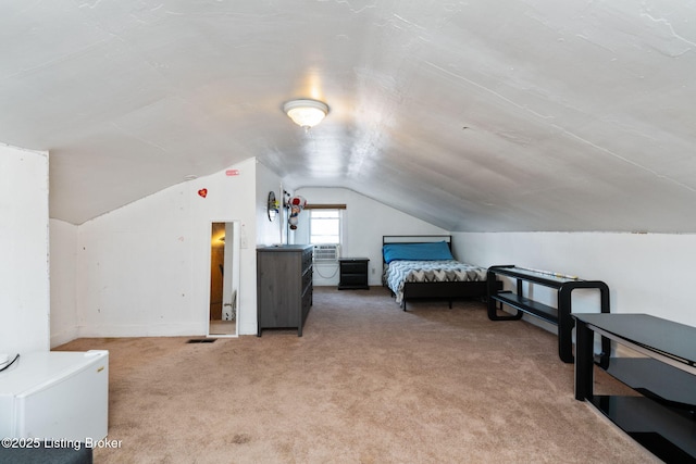 634 Ervay Ave, Louisville, KY 40217 - carpeted bedroom with lofted ceiling