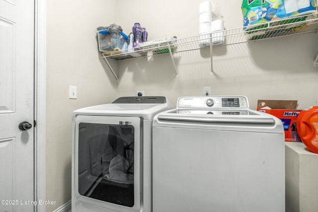 218 Sangria Dr, Vine Grove, KY 40175 - laundry area featuring washer and clothes dryer