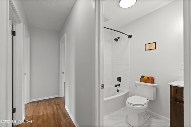 3304 S Camden Ln, Crestwood, KY 40014 - full bath featuring vanity, toilet, baseboards, and shower / washtub combination