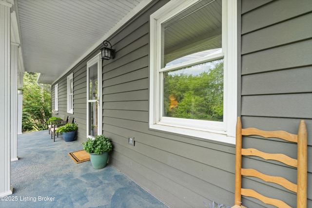 3304 S Camden Ln, Crestwood, KY 40014 - view of side of property with a porch