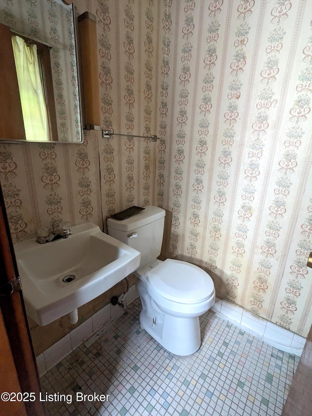 2227 Bradford Dr, Louisville, KY 40218 - photo 13