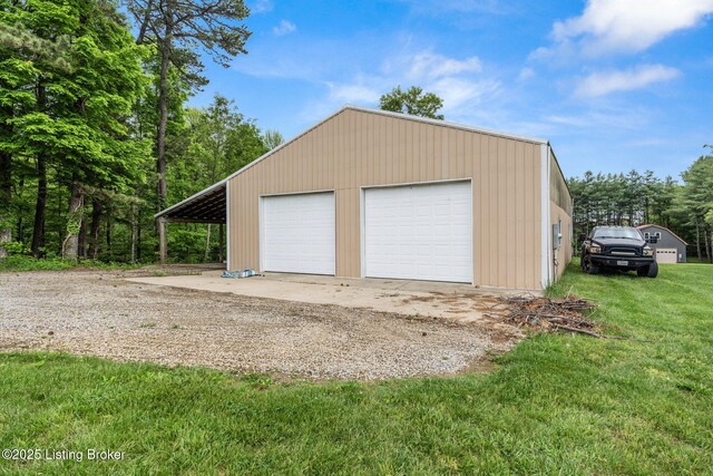 1093 W Bryan Rd, Elizabethtown, KY 42701 - garage featuring a garage