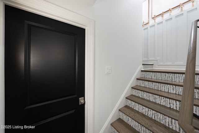 11006 Monkshood Dr, Prospect, KY 40059 - view of staircase
