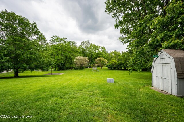 7003 Red Plum Ter, Pewee Valley, KY 40056 - view of green lawn