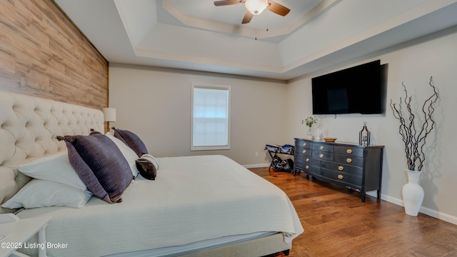 116 N Howard St, Bardstown, KY 40004 - bedroom with a raised ceiling, wood finished floors, baseboards, and ceiling fan