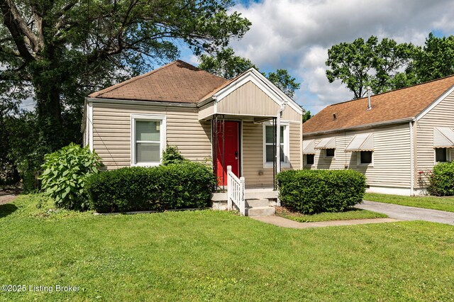 1136 Euclid Ave, Louisville, KY 40208 - view of front of house featuring a front yard