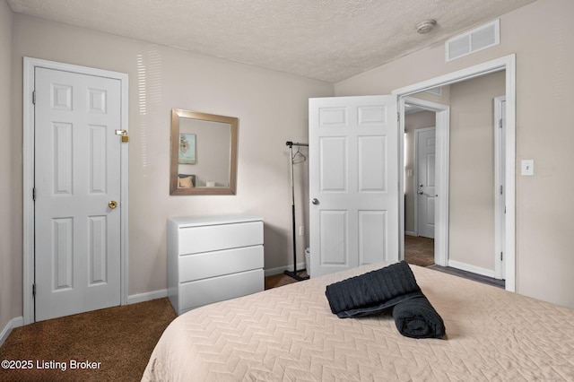 1136 Euclid Ave, Louisville, KY 40208 - bedroom featuring carpet flooring, a textured ceiling, and baseboards