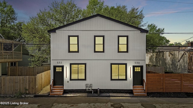 530-532 E Burnett Ave, Louisville, KY 40217 - view of front facade featuring entry steps and fence