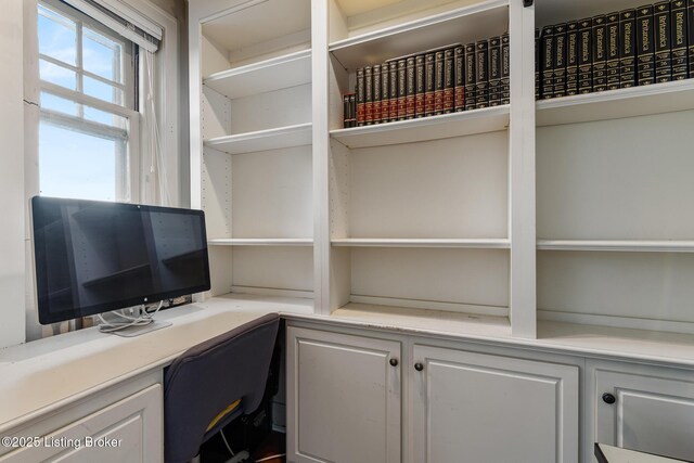1412 Willow Ave Unit 69, Louisville, KY 40204 - unfurnished office featuring built in study area