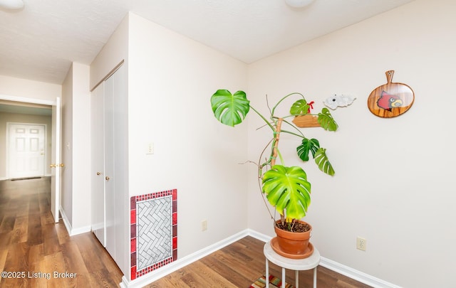 10600 Colonial Woods Way Unit 9-1, Louisville, KY 40223 - hall featuring wood finished floors and baseboards