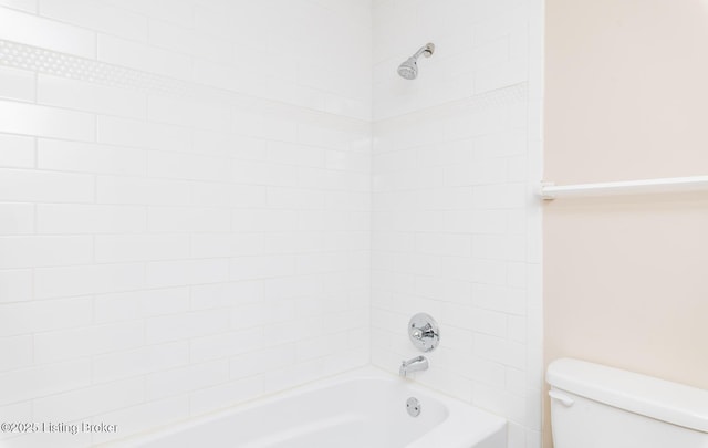 10600 Colonial Woods Way Unit 9-1, Louisville, KY 40223 - full bathroom featuring toilet and  shower combination