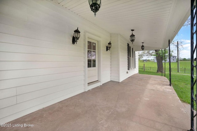 view of patio featuring covered porch
