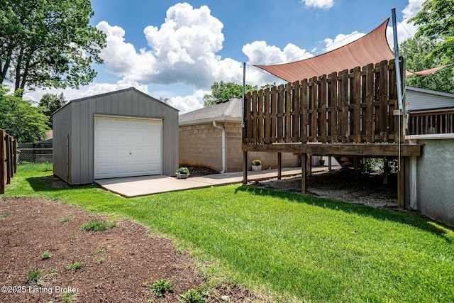 8703 Waltlee Rd, Louisville, KY 40291 - view of yard with an outbuilding and a garage