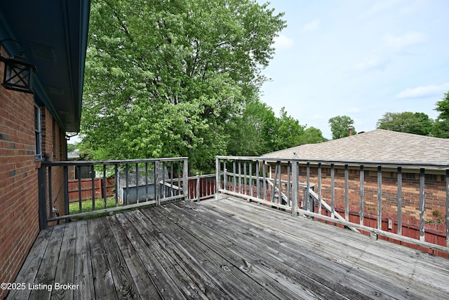 4433 Malcolm Rd, Louisville, KY 40216 - view of wooden terrace