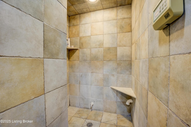 13804 Fairway Ln, Goshen, KY 40026 - bathroom view of a tile shower