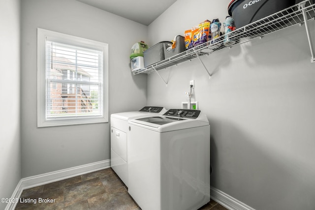 13412 Hampton Cir, Goshen, KY 40026 - laundry area featuring independent washer and dryer, baseboards, and stone finish flooring