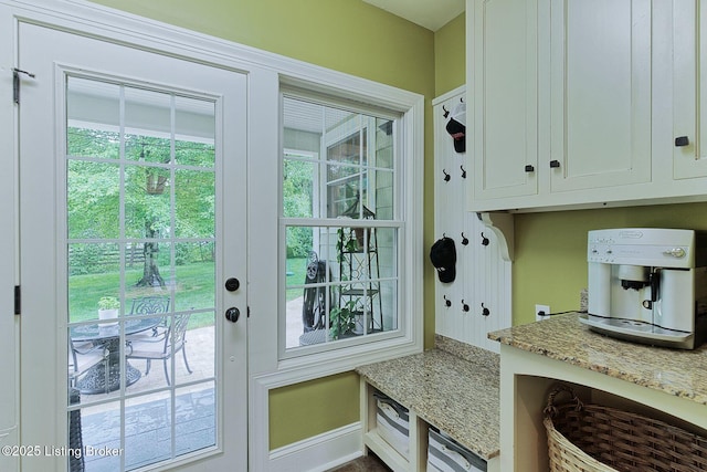 801 Shady Ln, Anchorage, KY 40223 - mudroom with baseboards