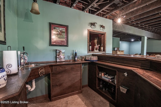 79 Ivy Ct, Brandenburg, KY 40108 - bar area featuring a sink