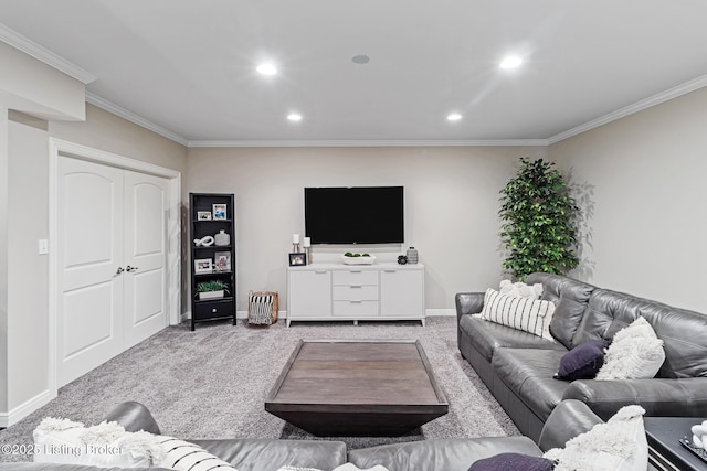 living area with crown molding, light colored carpet, recessed lighting, and baseboards