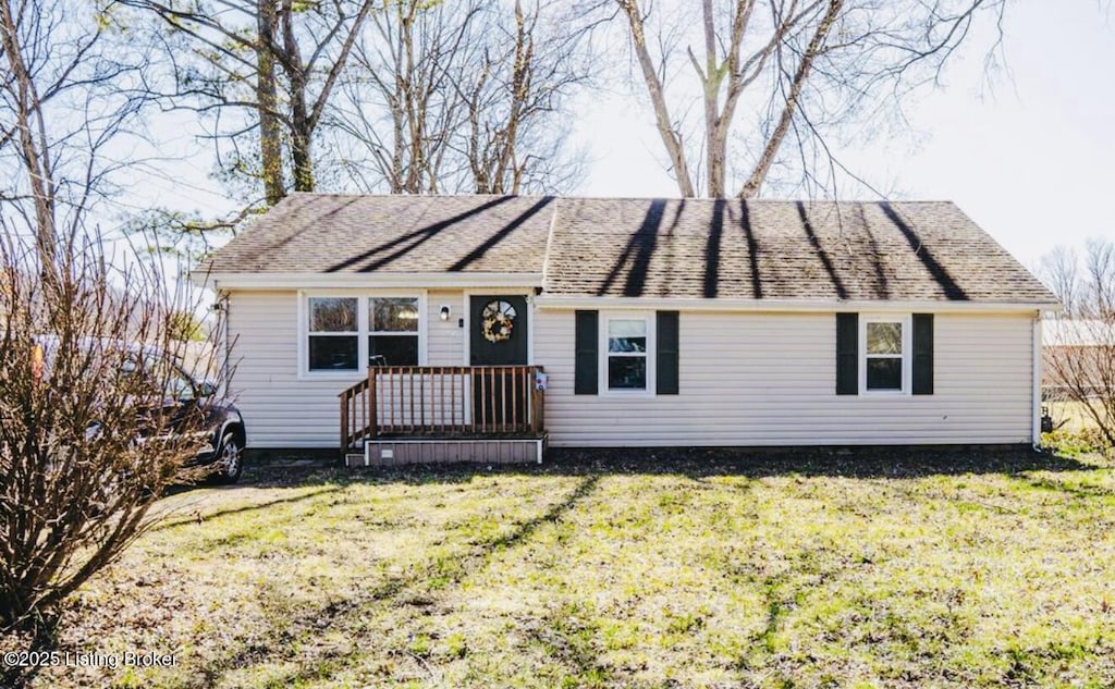 13705 S Blakely Ln, Louisville, KY 40272 - view of front facade featuring a front yard and roof with shingles