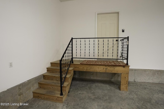 895 Woodlawn Rd Unit 2, Bardstown, KY 40004 - stairway featuring concrete floors
