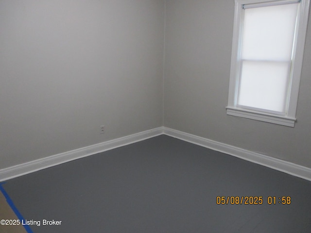 4044 Woodruff Ave, Louisville, KY 40215 - empty room featuring baseboards