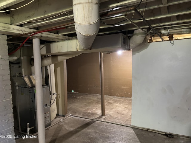 2809 Wyandotte Ave, Louisville, KY 40210 - unfinished basement featuring heating unit
