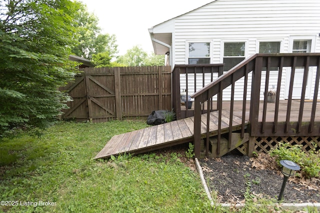 3553 Terrier Ln, Louisville, KY 40218 - deck featuring fence
