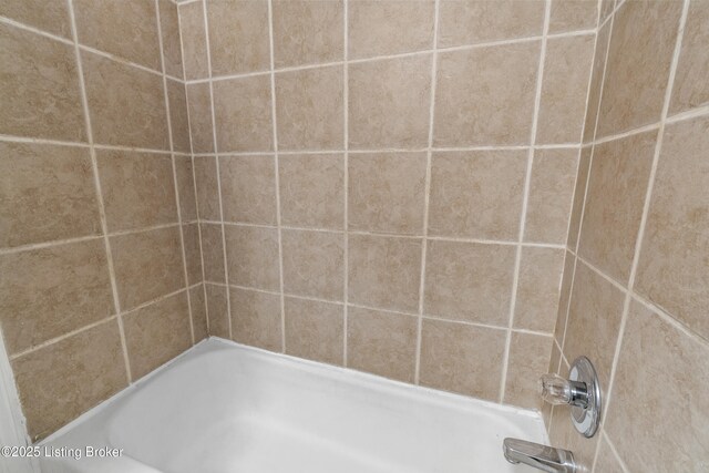 9201 Walhampton Ct, Louisville, KY 40242 - bathroom with shower / washtub combination