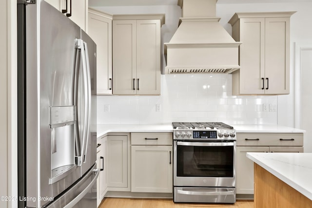 449 S Stallard Dr, Shelbyville, KY 40065 - kitchen featuring appliances with stainless steel finishes, premium range hood, and backsplash