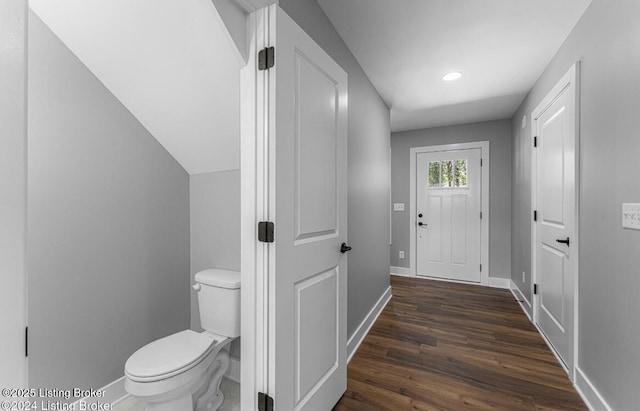 114 N Elm Grove Ave, Bardstown, KY 40004 - entrance foyer featuring baseboards, dark wood-type flooring, and recessed lighting