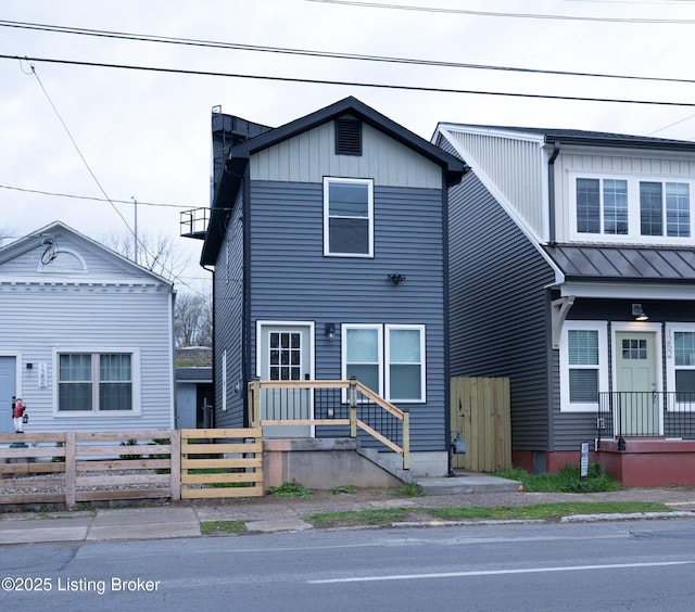 1254 S Preston St, Louisville, KY 40217 - view of front facade featuring a fenced front yard