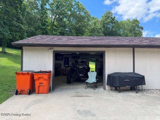 139 Mountain View Estates Rd, Elizabethtown, KY 42701 - view of garage