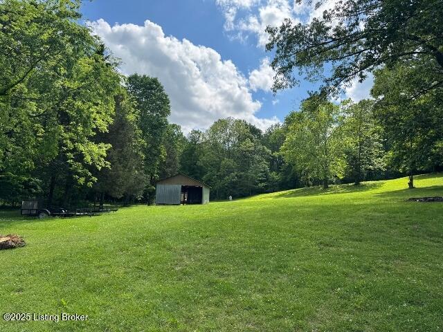 139 Mountain View Estates Rd, Elizabethtown, KY 42701 - view of grassy yard featuring an outbuilding