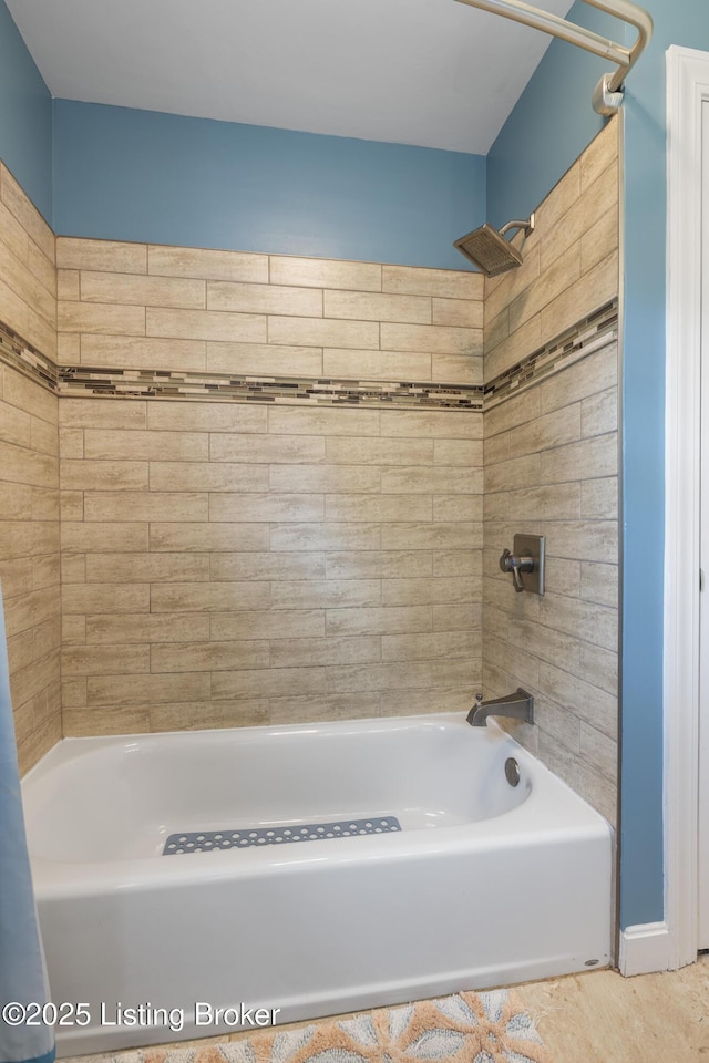 700 Sentry Way, Louisville, KY 40223 - full bath featuring tub / shower combination