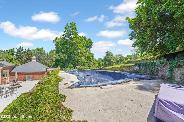 1802 Park Boundary Rd, Louisville, KY 40205 - view of pool with a patio