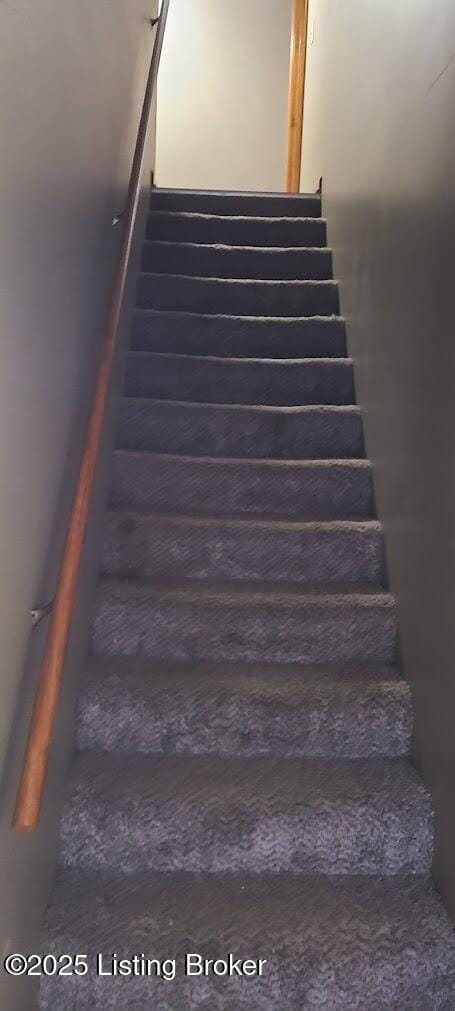 7 Dylan Ln, Upton, KY 42784 - view of stairs