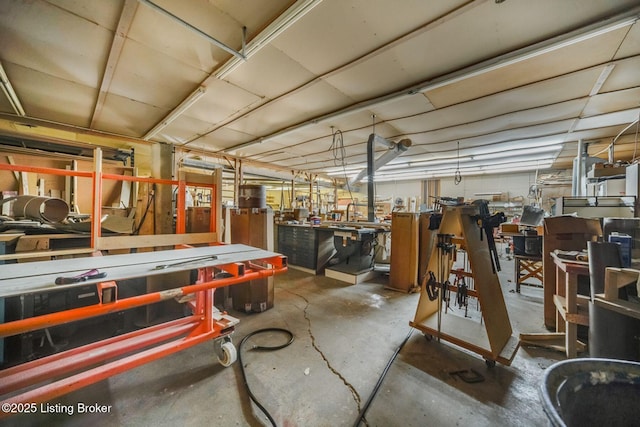 264A Saint Catherine St, New Haven, KY 40051 - garage with a workshop area