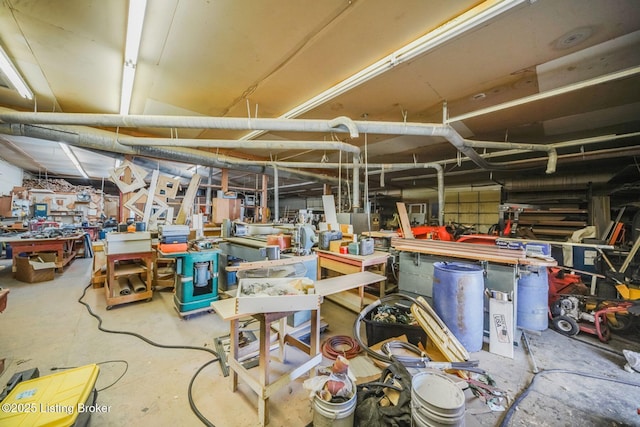 264A Saint Catherine St, New Haven, KY 40051 - basement with a workshop area