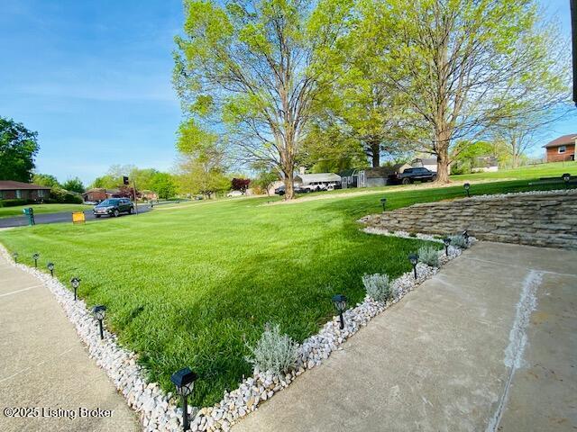 606 Nally Ct, Bardstown, KY 40004 - view of grassy yard