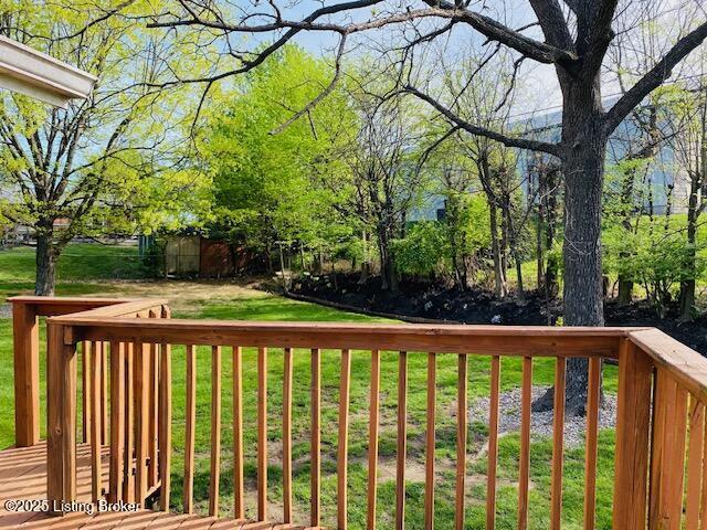 606 Nally Ct, Bardstown, KY 40004 - wooden terrace featuring a lawn