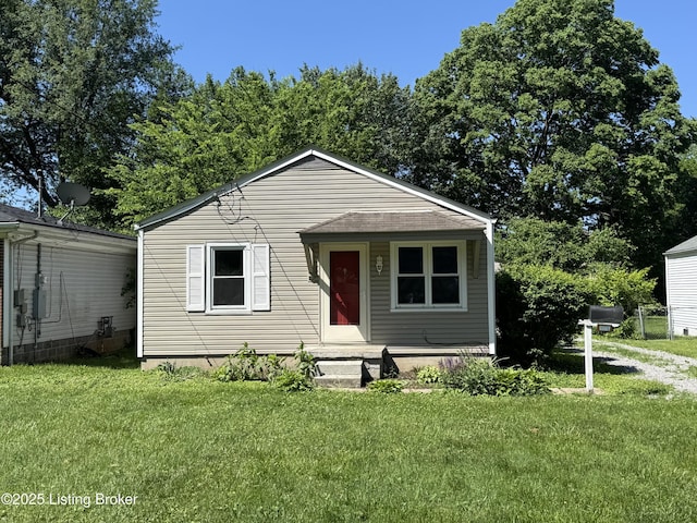 1614 Washington Blvd, Lyndon, KY 40242 - bungalow-style home with a front yard