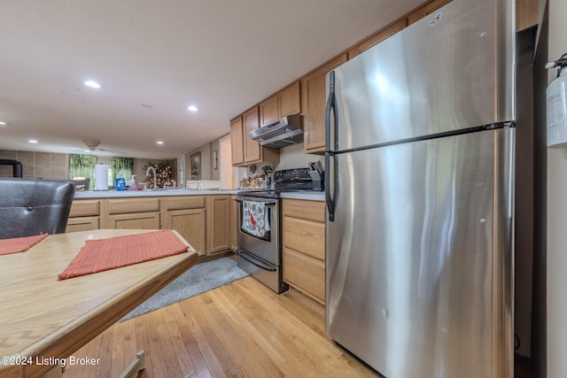 3085 Centerview Rough River Ln, Hudson, KY 40145 - kitchen featuring stainless steel appliances, under cabinet range hood, light wood finished floors, light countertops, and recessed lighting