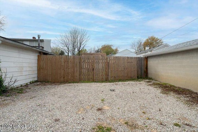 1205 Fischer Ave, Louisville, KY 40204 - view of yard featuring fence
