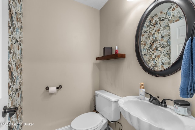 916 Winchester Blvd, Elizabethtown, KY 42701 - half bathroom with a sink and toilet