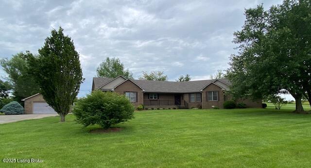 6780 Murrays Run Rd, Coxs Creek, KY 40013 - single story home with a front lawn